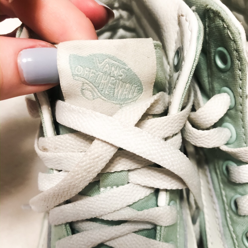 Vans - Picture 3 of 3